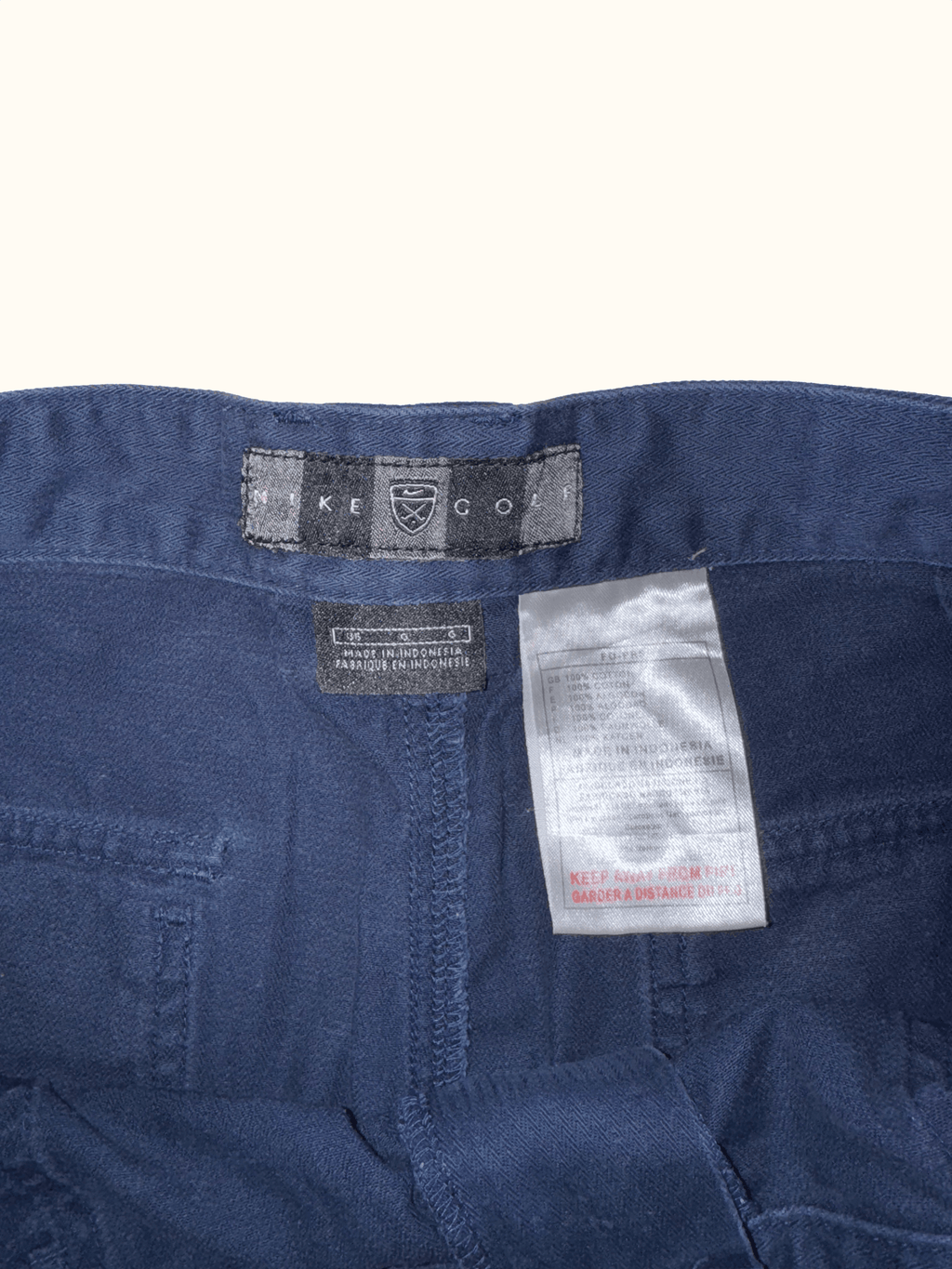 Vintage Nike Golf Shorts – Early 2000s Navy Cotton Utility Shorts (W36)